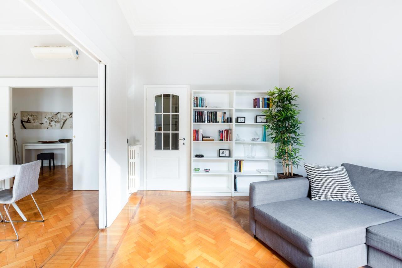Spacious And Brilliant Apartment In Duomo By Easylife Milão Exterior foto